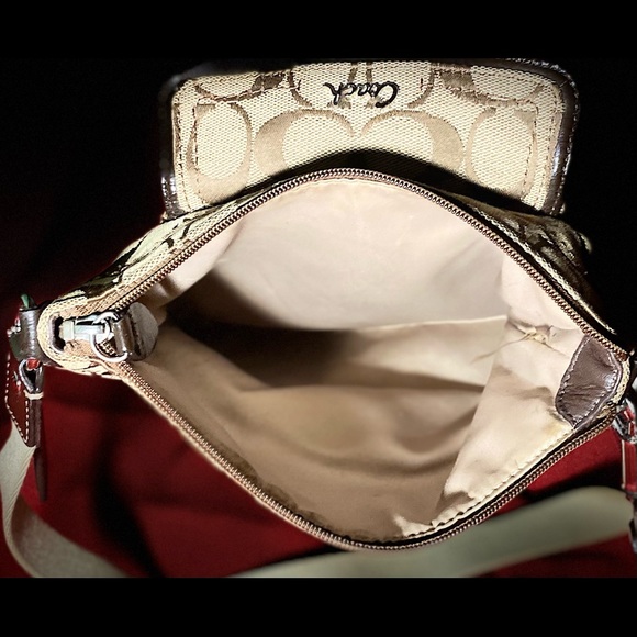 Coach Crossbody bad - Picture 4 of 5